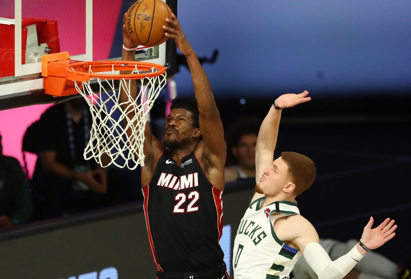 Miami volvió a ganar y dejo en jaque a los Bucks