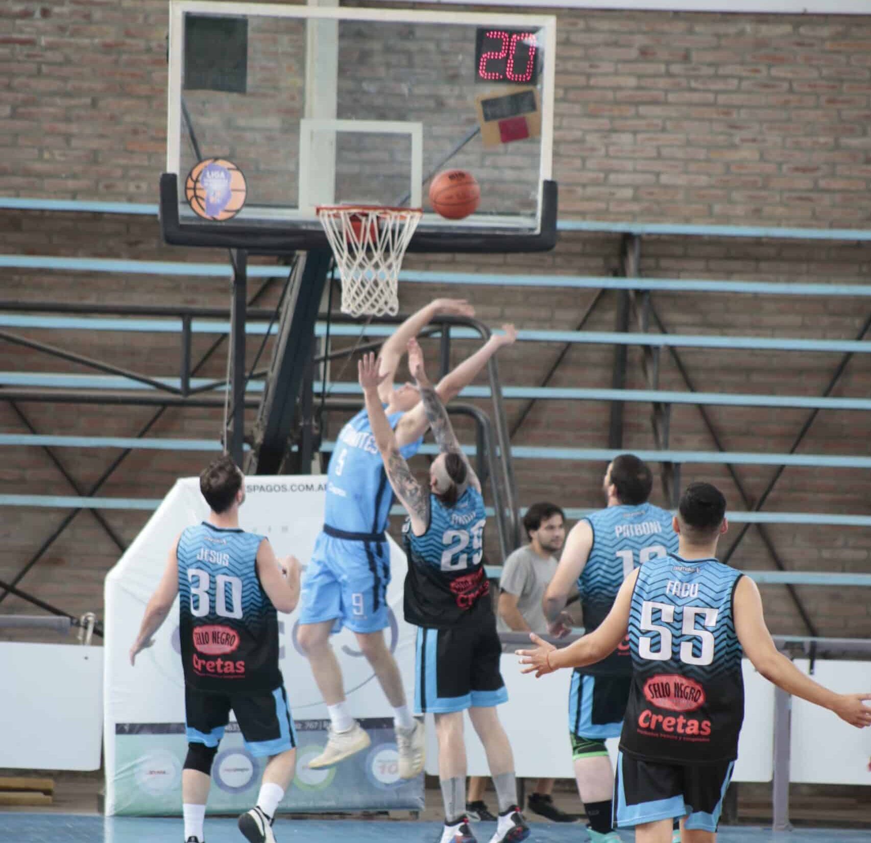 Alberdi logró un triunfazo, mantiene su invicto y mira a todos desde arriba