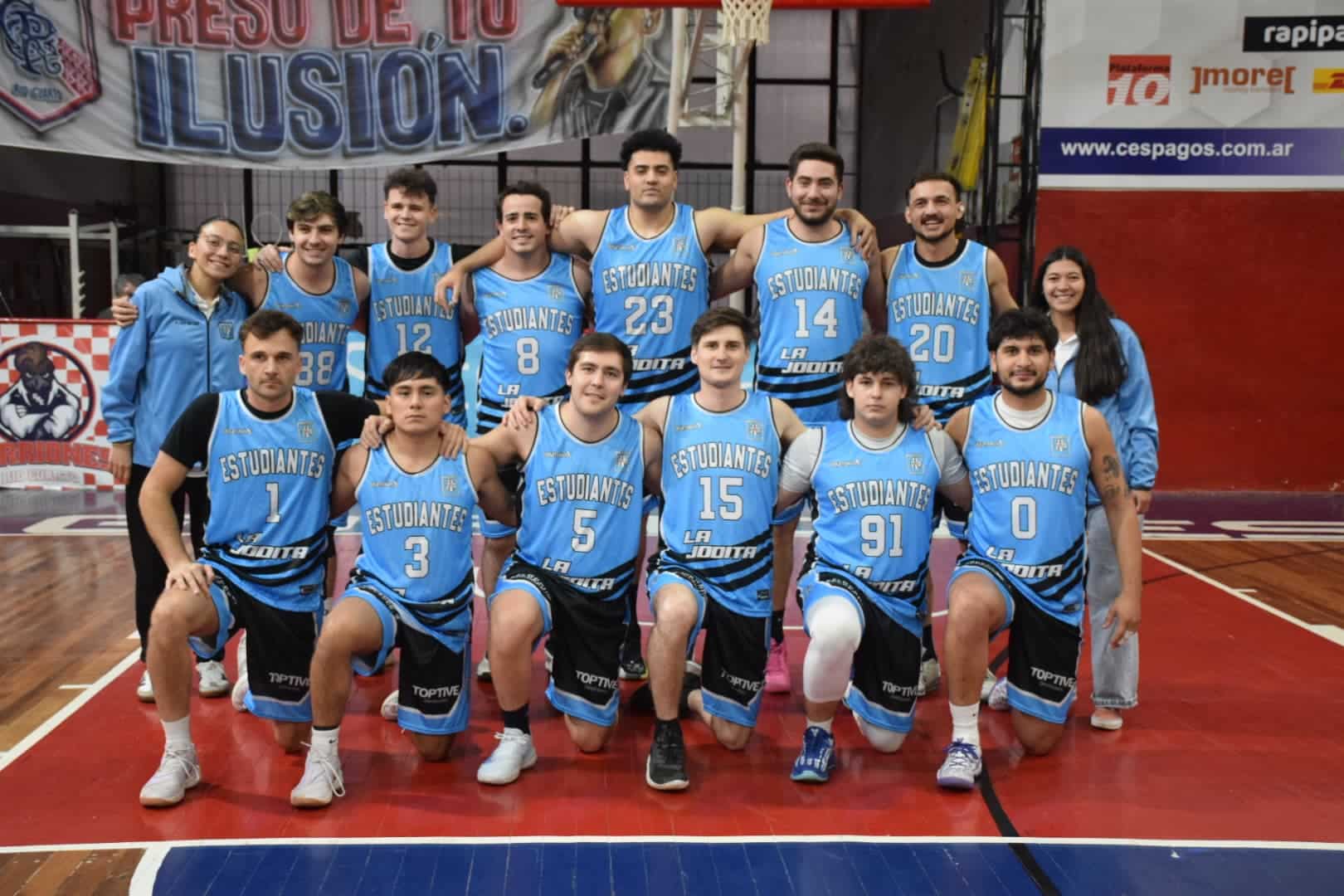 Estudiantes con la obligación de ganar para seguir prendido