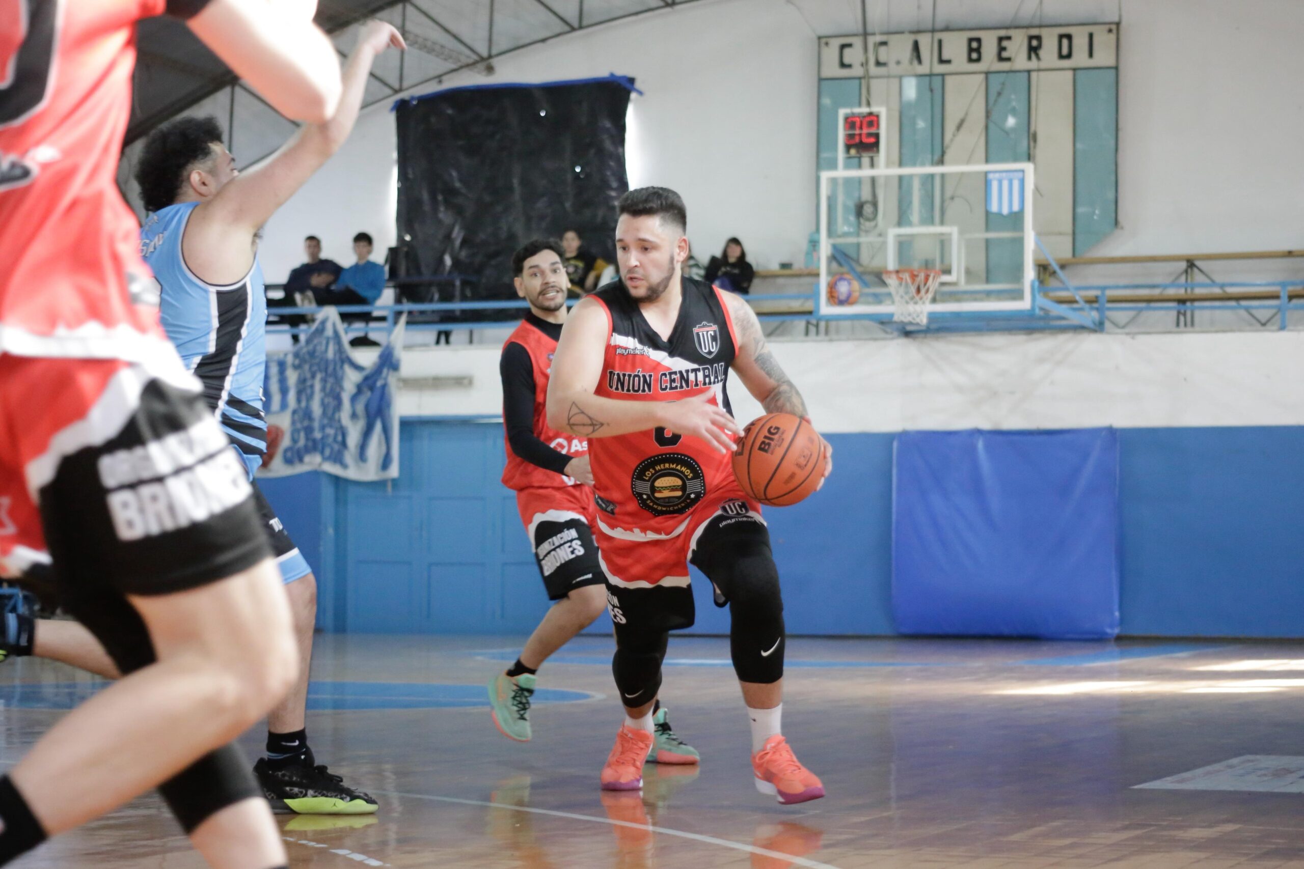 Unión Central fue de menor a mayor y se metió en Semifinales